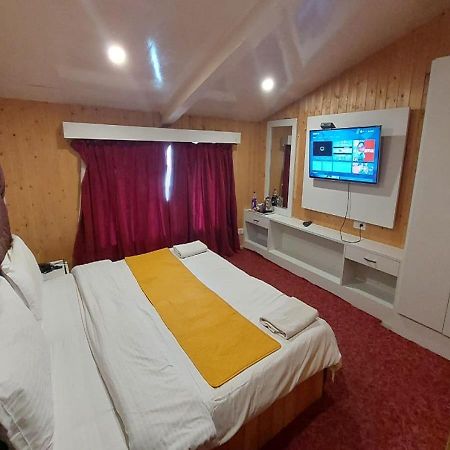 Hotel Outlook Pahalgam Ngoại thất bức ảnh