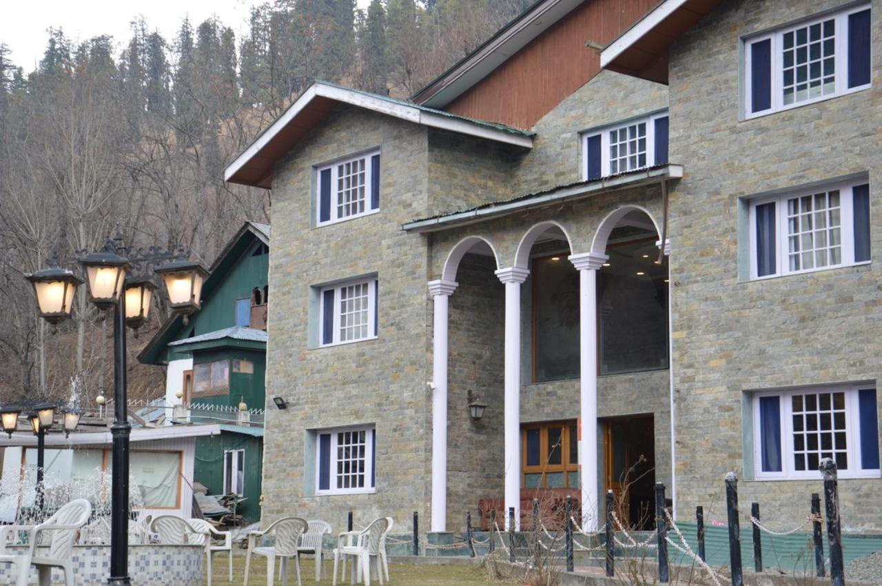 Hotel Outlook Pahalgam Ngoại thất bức ảnh