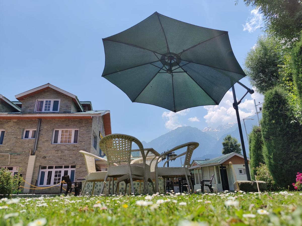 Hotel Outlook Pahalgam Ngoại thất bức ảnh