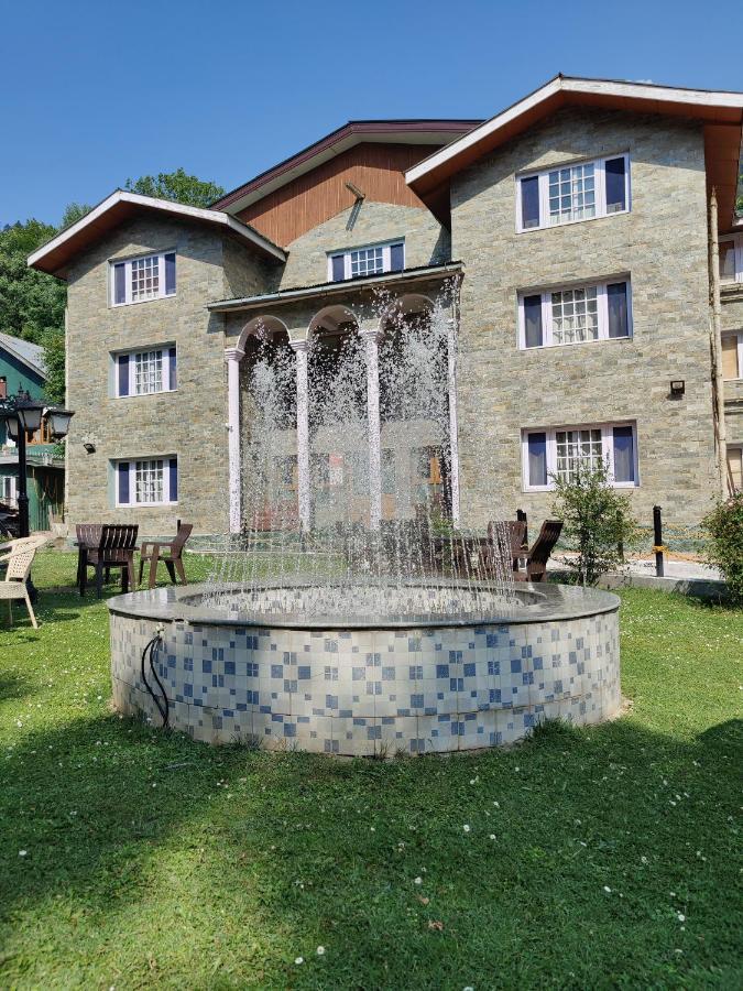 Hotel Outlook Pahalgam Ngoại thất bức ảnh