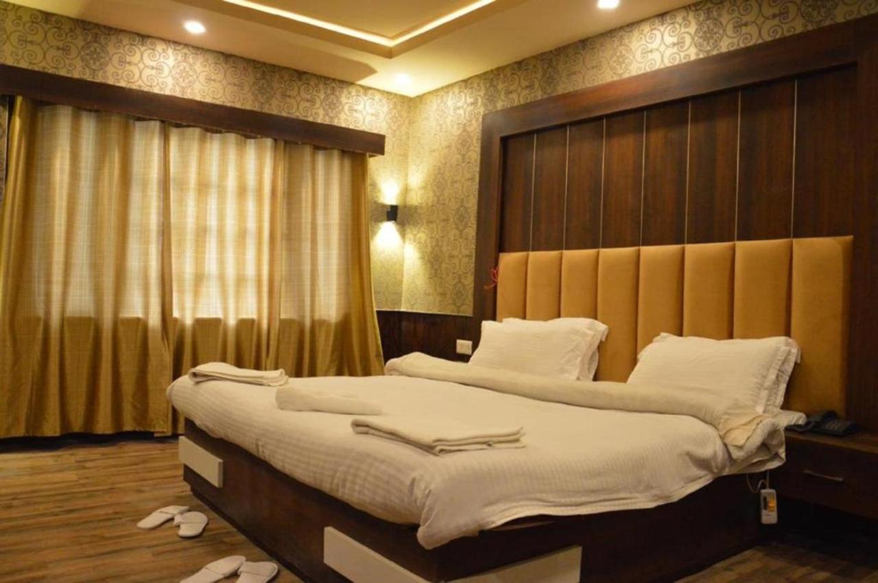 Hotel Outlook Pahalgam Ngoại thất bức ảnh