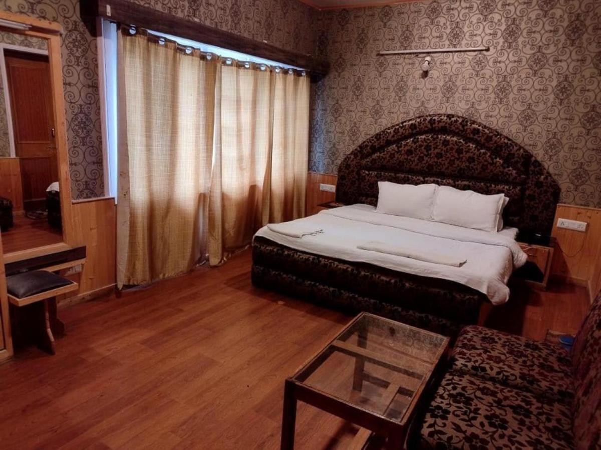 Hotel Outlook Pahalgam Ngoại thất bức ảnh