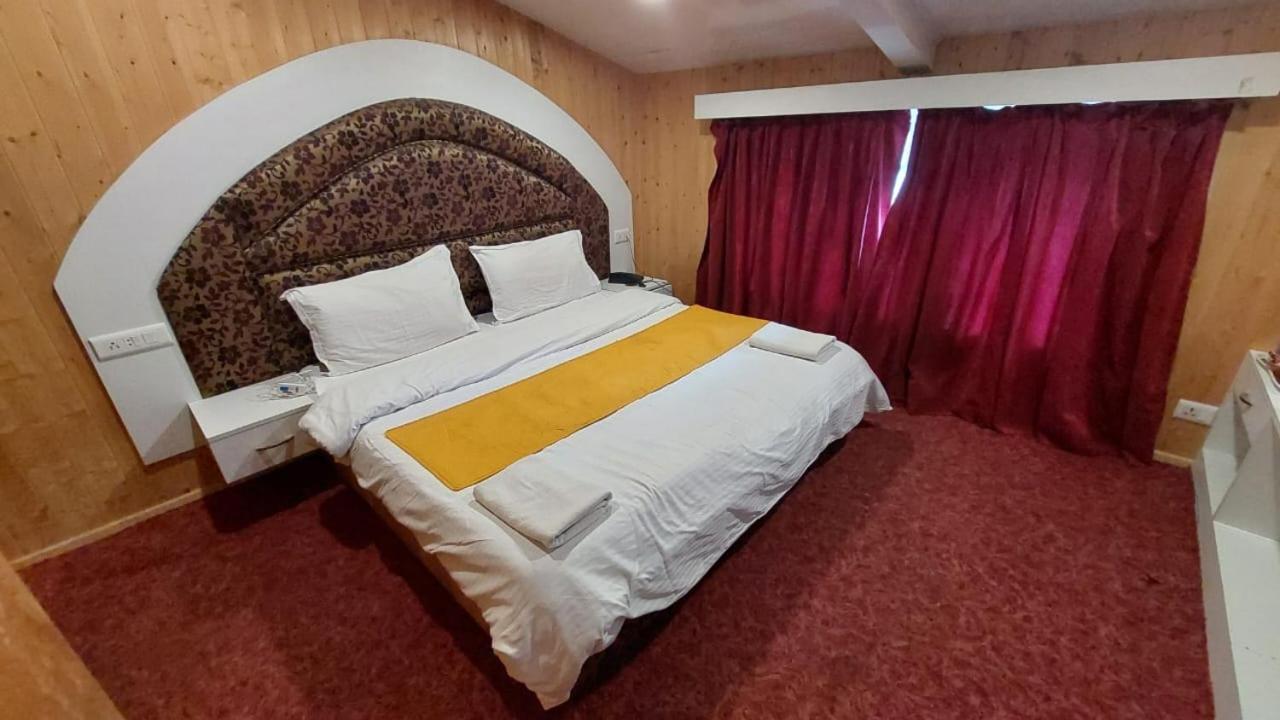 Hotel Outlook Pahalgam Ngoại thất bức ảnh