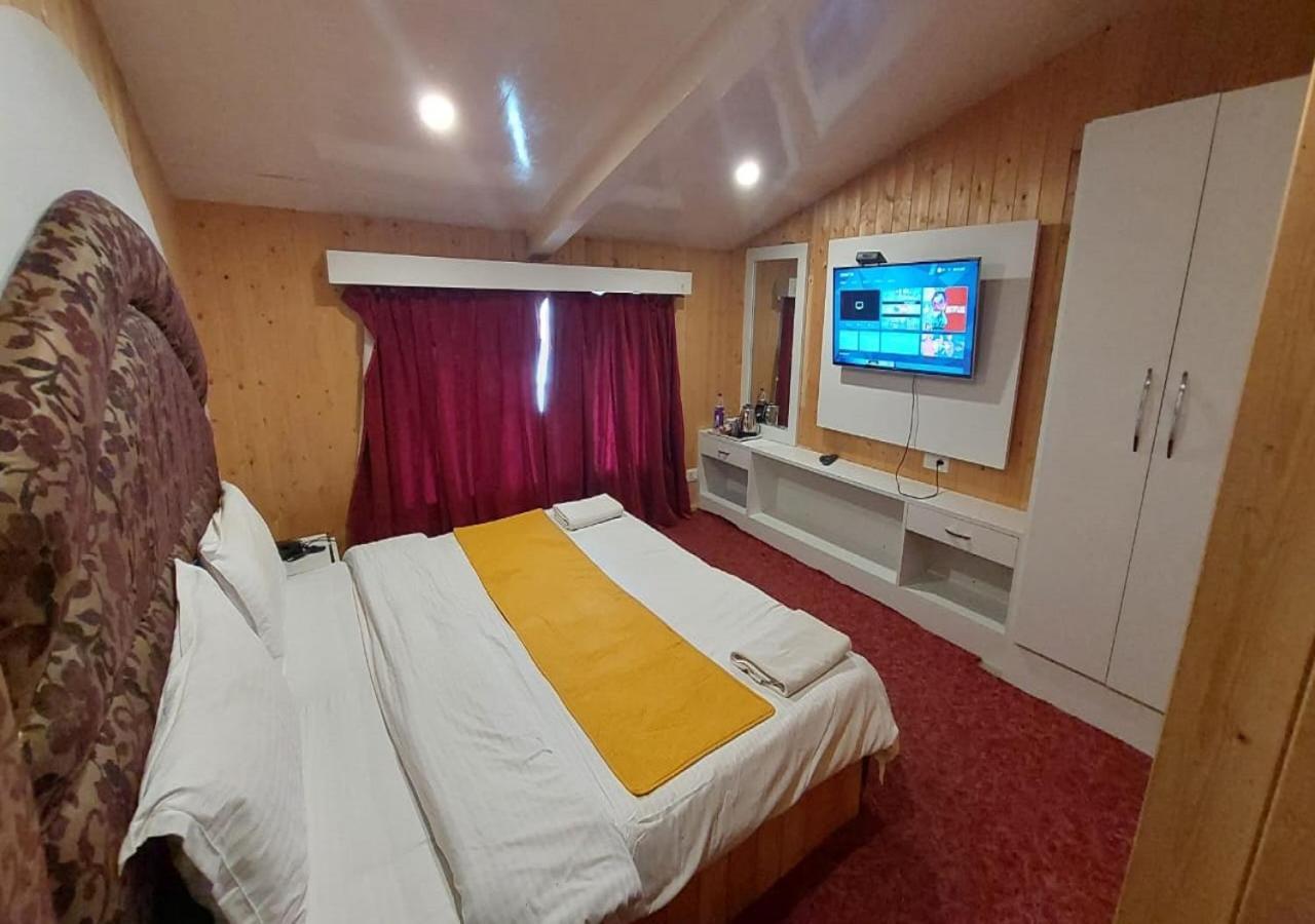Hotel Outlook Pahalgam Ngoại thất bức ảnh