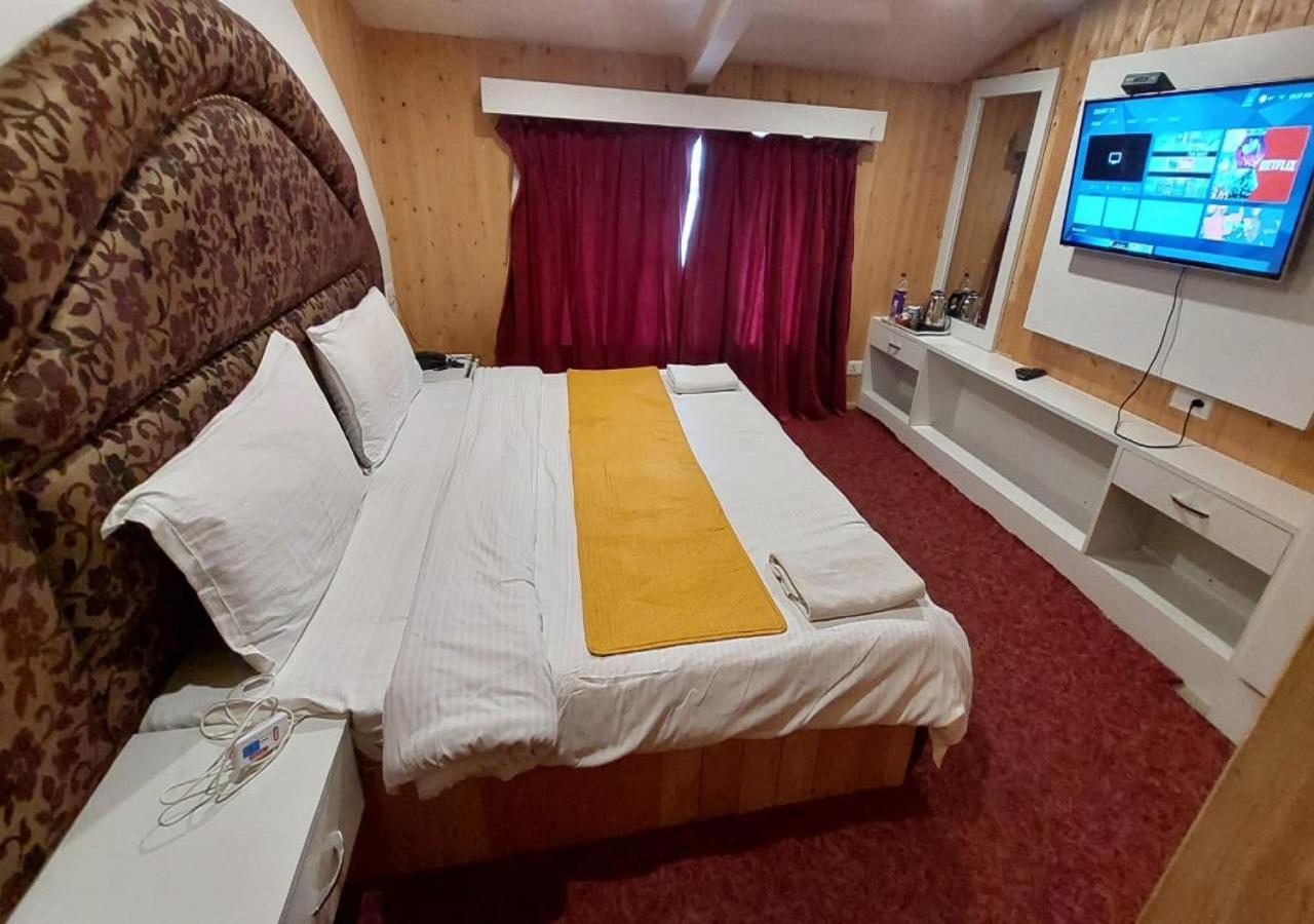 Hotel Outlook Pahalgam Ngoại thất bức ảnh