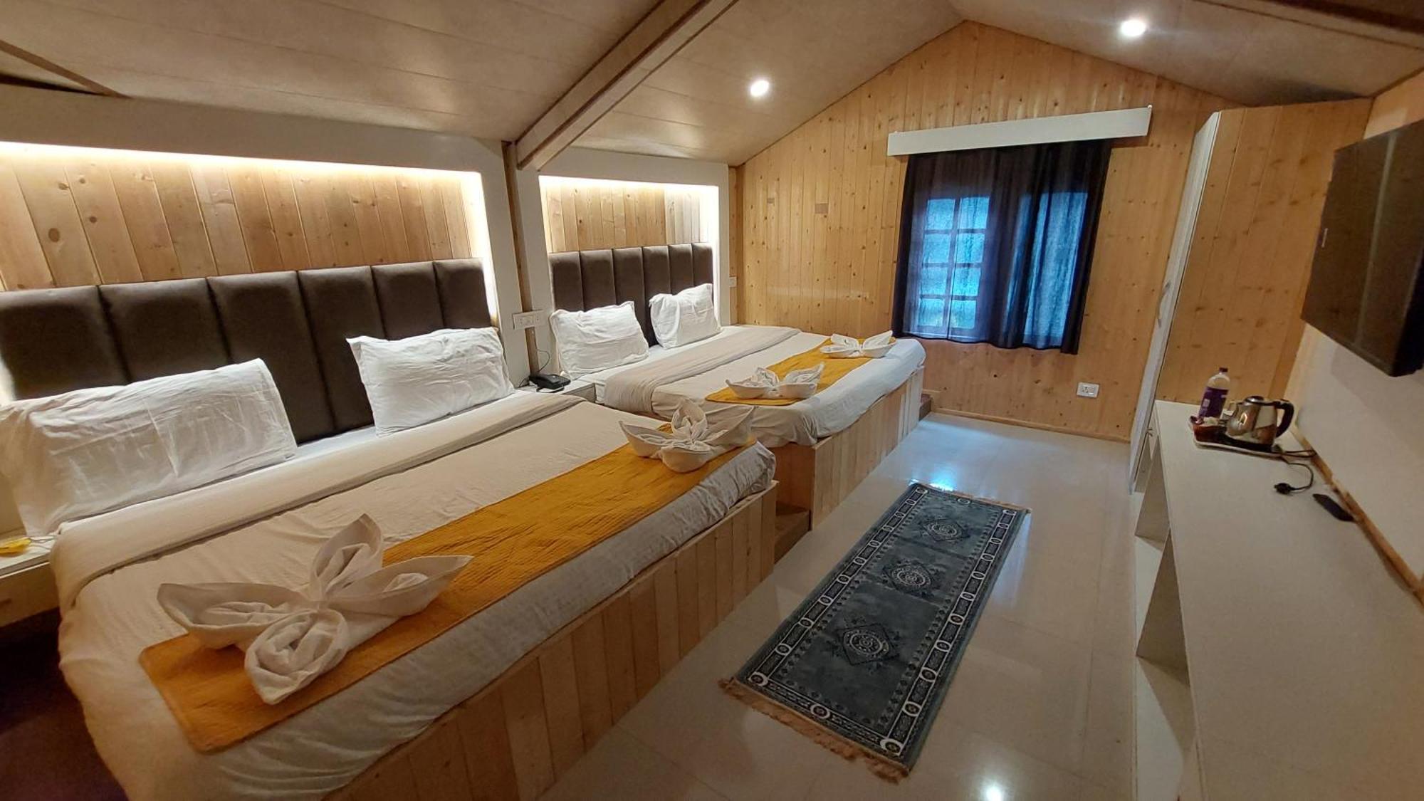 Hotel Outlook Pahalgam Ngoại thất bức ảnh