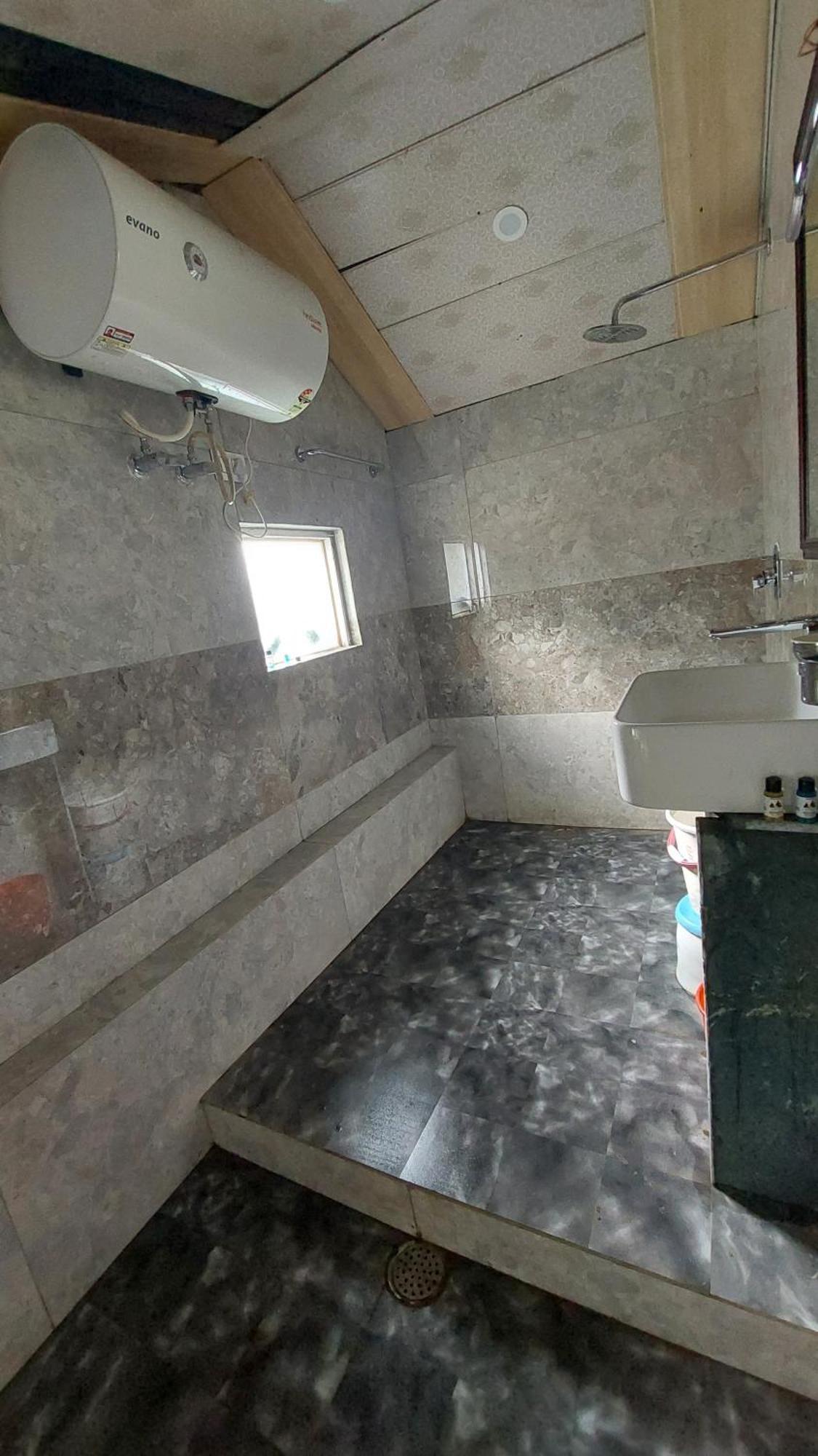 Hotel Outlook Pahalgam Ngoại thất bức ảnh